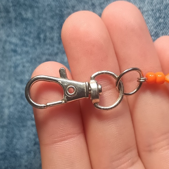 Handcrafted Soda Tab Keychain - Picture 4 of 6